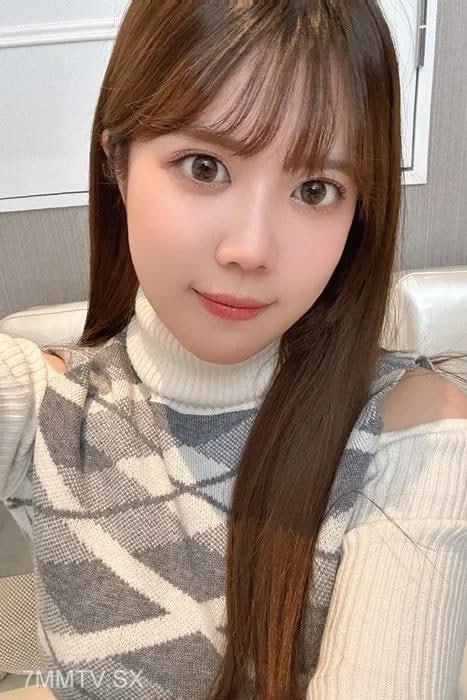 把男生的坤巴放在女生的定眼里,不用开屏密码深情款款...